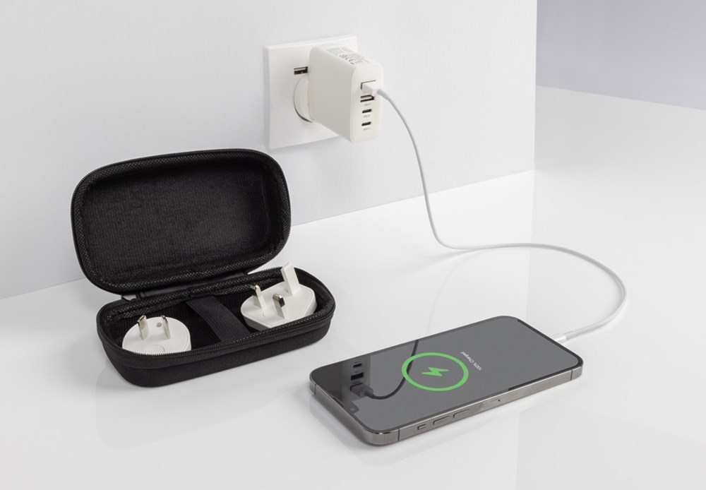 TravelCharge Pro Reiseladegerät mit USB-C aus RCS rec. ABS